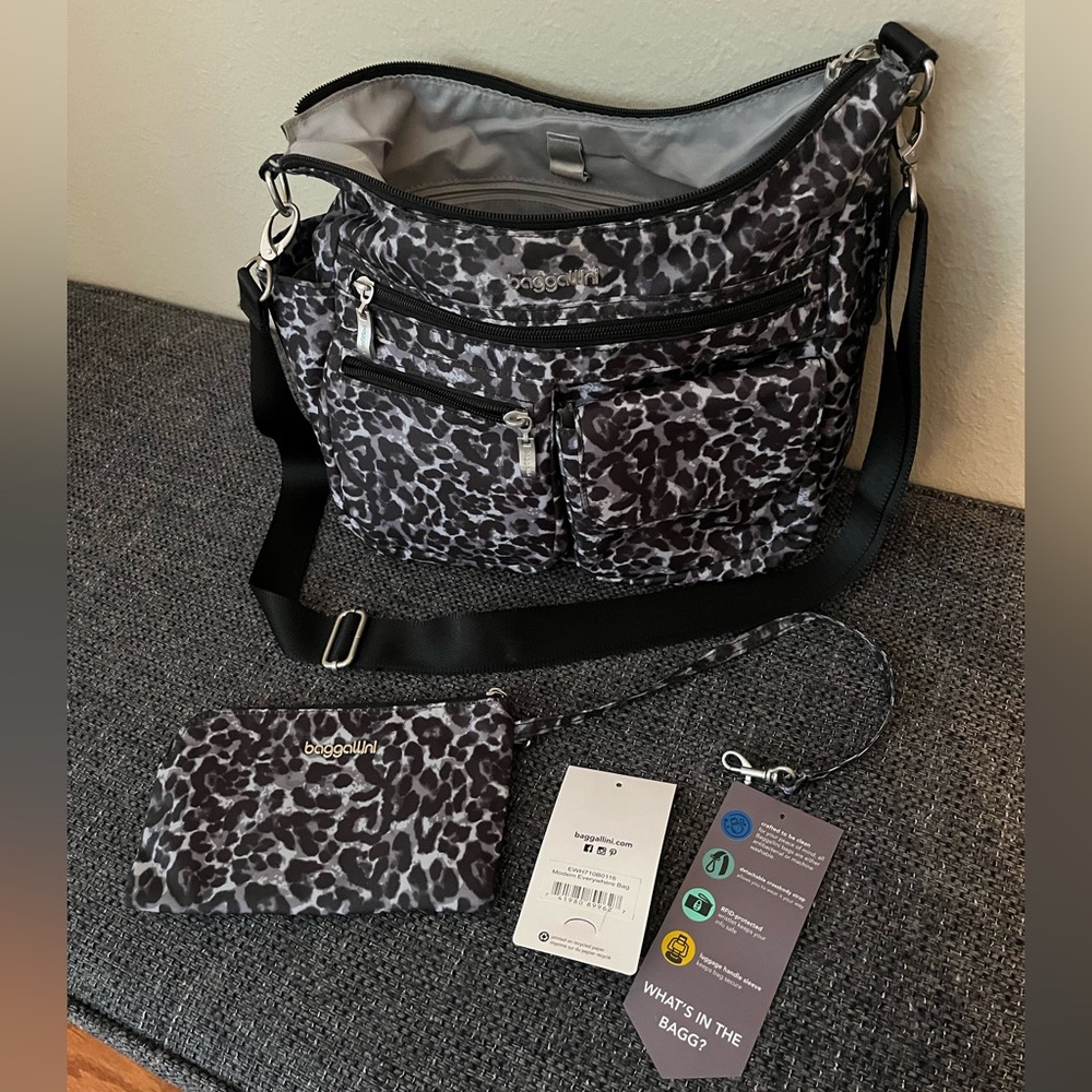 EUC Baggallini Modern Everywhere Bag in Grey Wild Cheetah